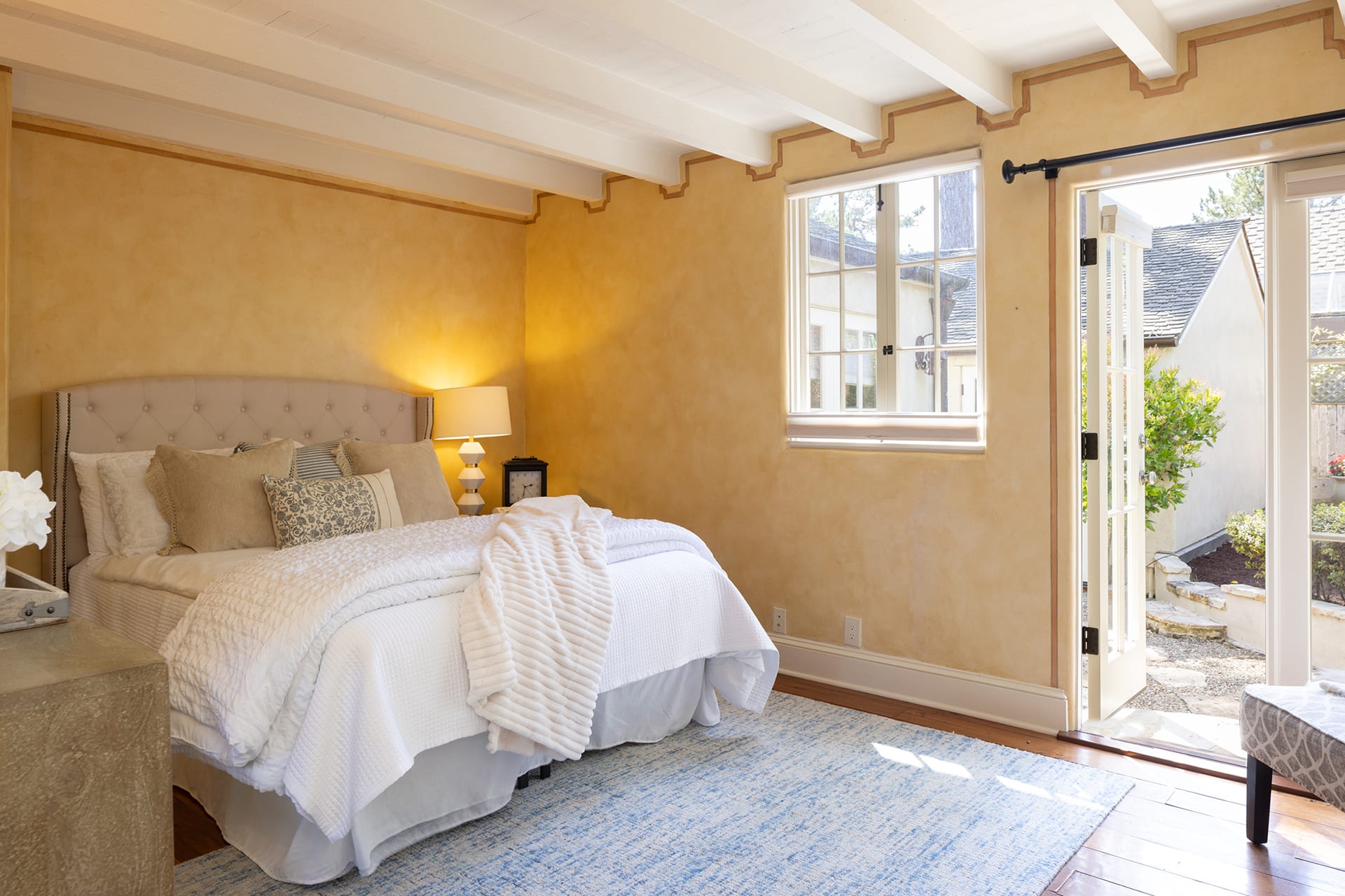 Charming Carmel Jewel - Mission 2NW of 1st
