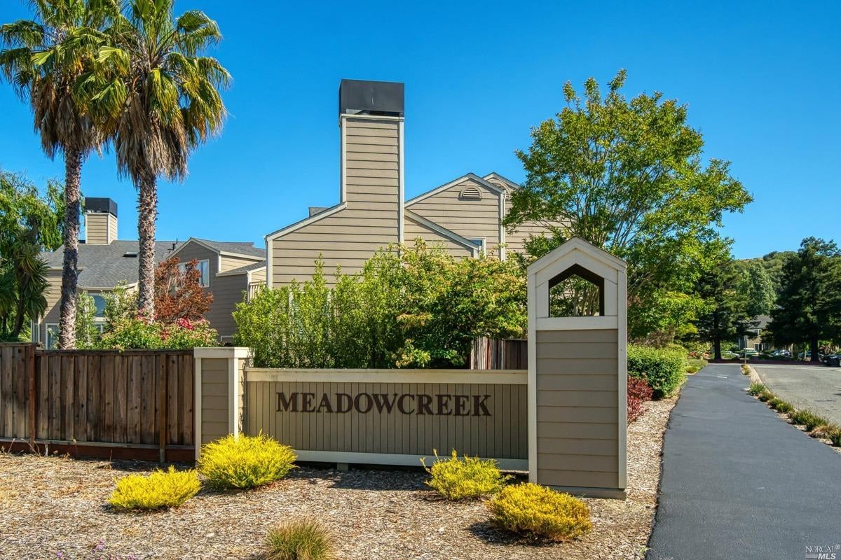 127 Meadowcreek