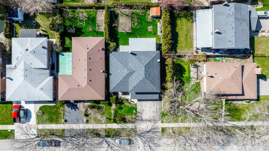 899 Hollowtree Cres