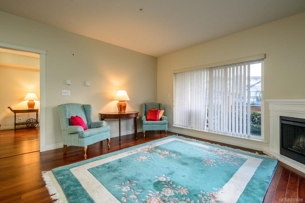 101-2380 Brethour Ave, Sidney