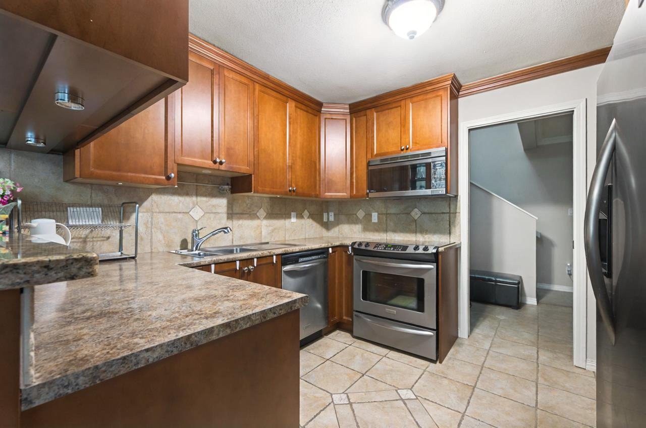 303-4101 Yew Street, Vancouver