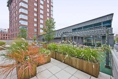100 Jay St, #8A