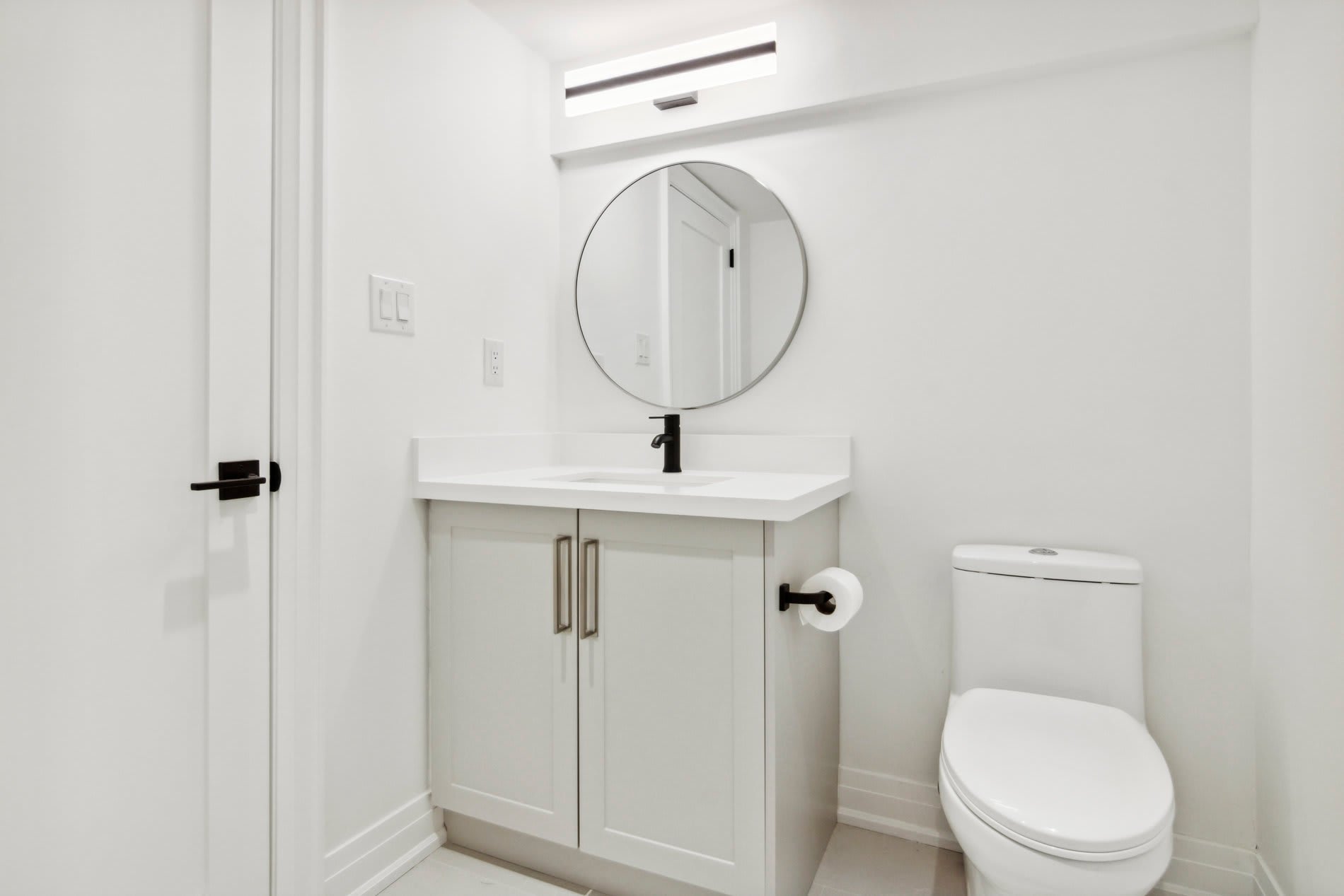 65 Skymark Drive #701