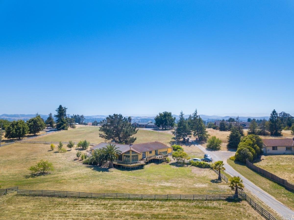1660 Old Adobe Rd