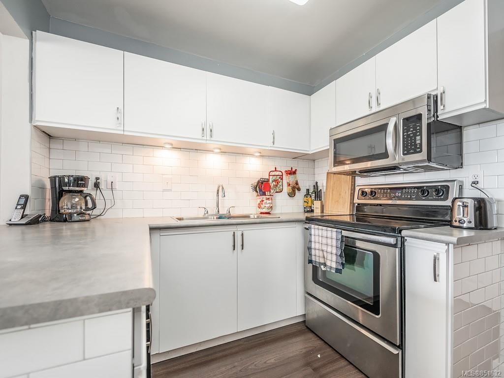 23-7751 E Saanich Rd