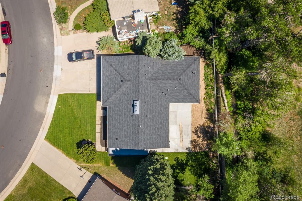8104 Turnpike Dr