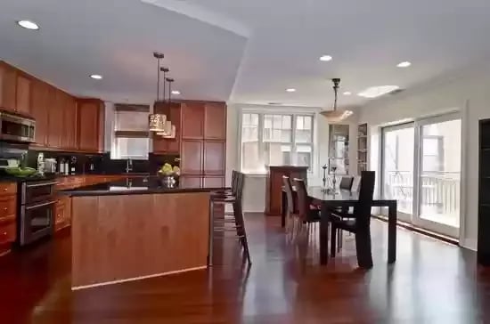 707 W Barry Ave, #302