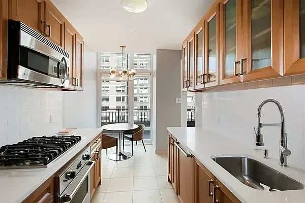 205 E 85TH ST UNIT 17C