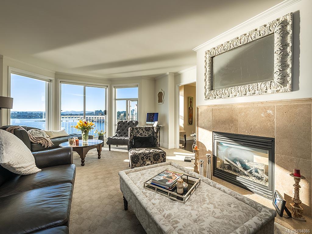 412-10 Paul Kane Pl