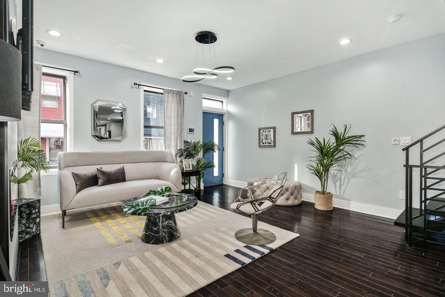 Modern, 18-foot wide renovation in Brewerytown