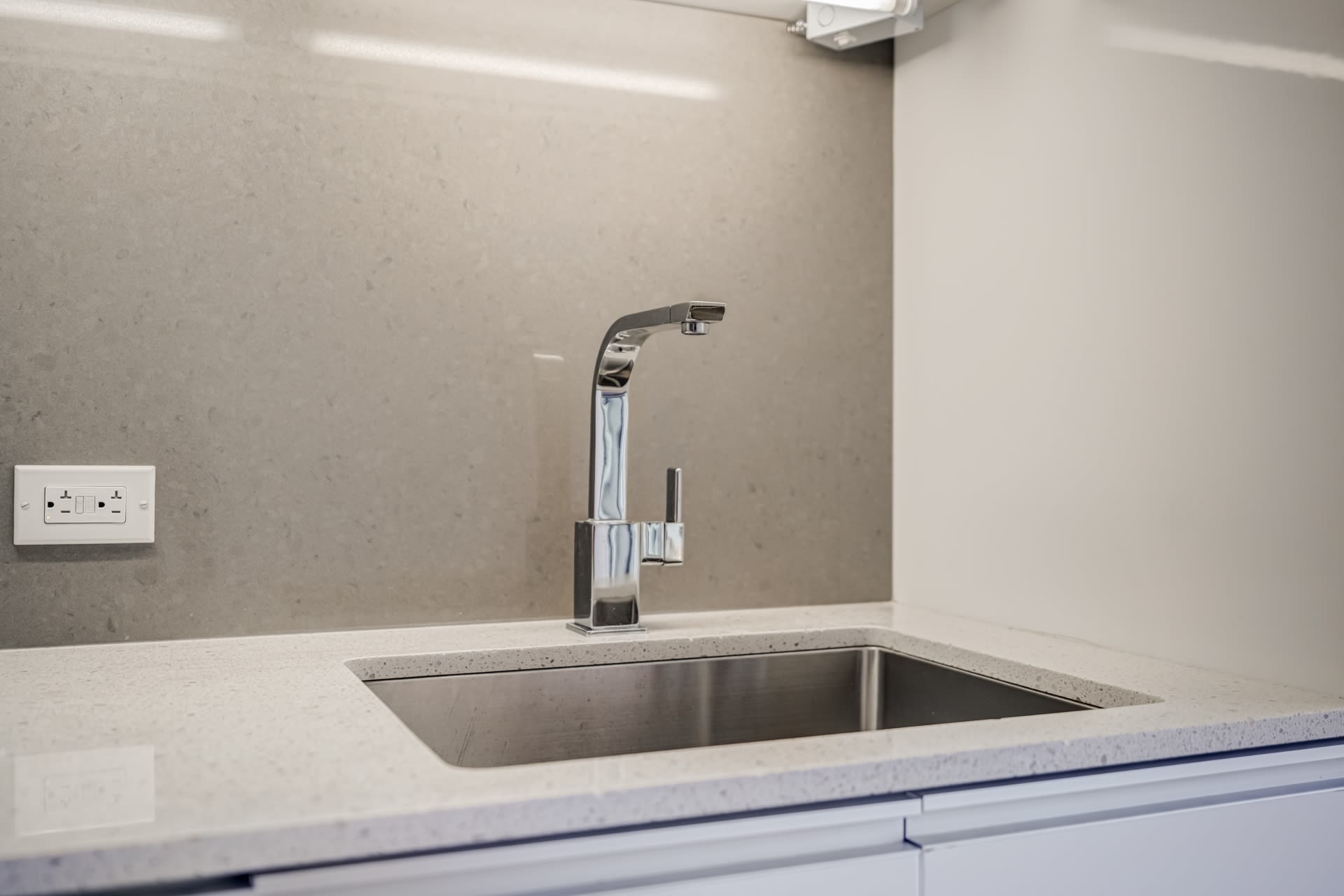 Fabulous 2 Bedroom, 2 Bath Suite
