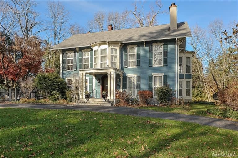 300 Quaker Rd