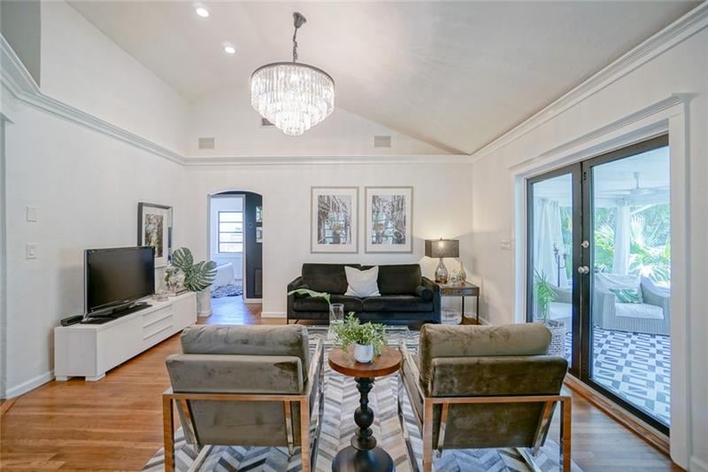 513 SW 10th St