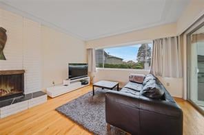 690 Peto Crt