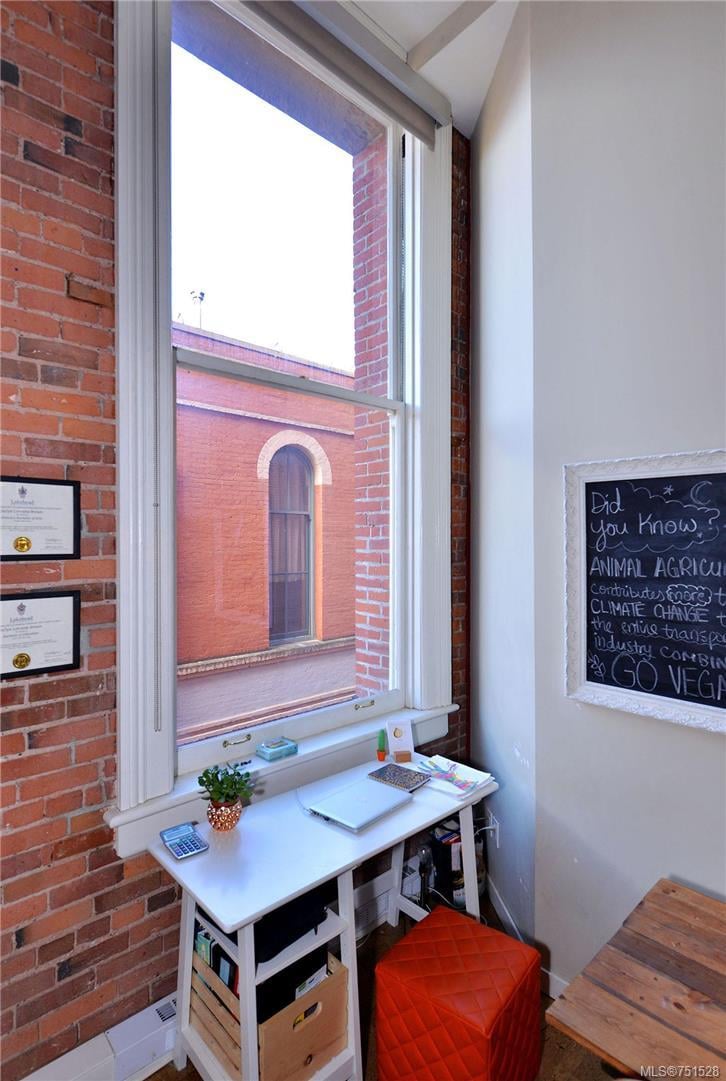 204-524 Yates St