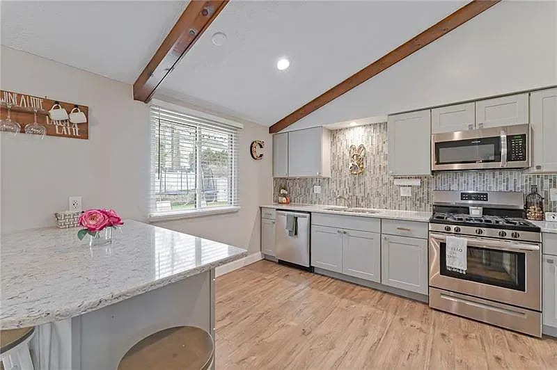 3142 Haberlein Rd
