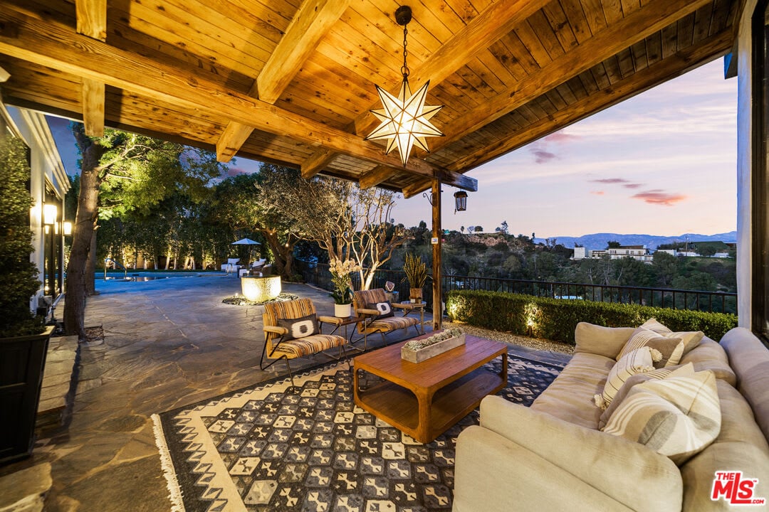 Lumina Villa