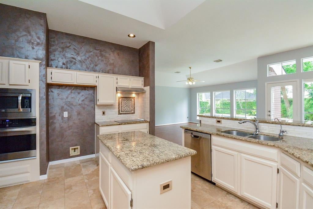 1638 Almond Brook Ln