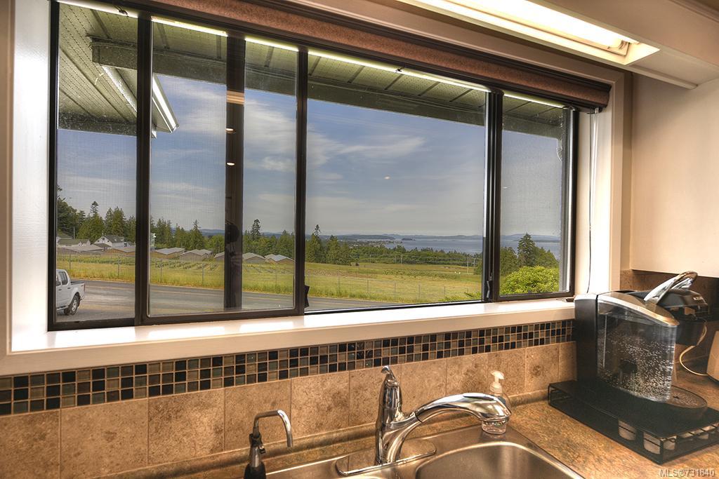 2039 Lowe Rd, North Saanich