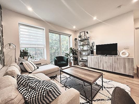 1229 Putnam Avenue Unit: 3D