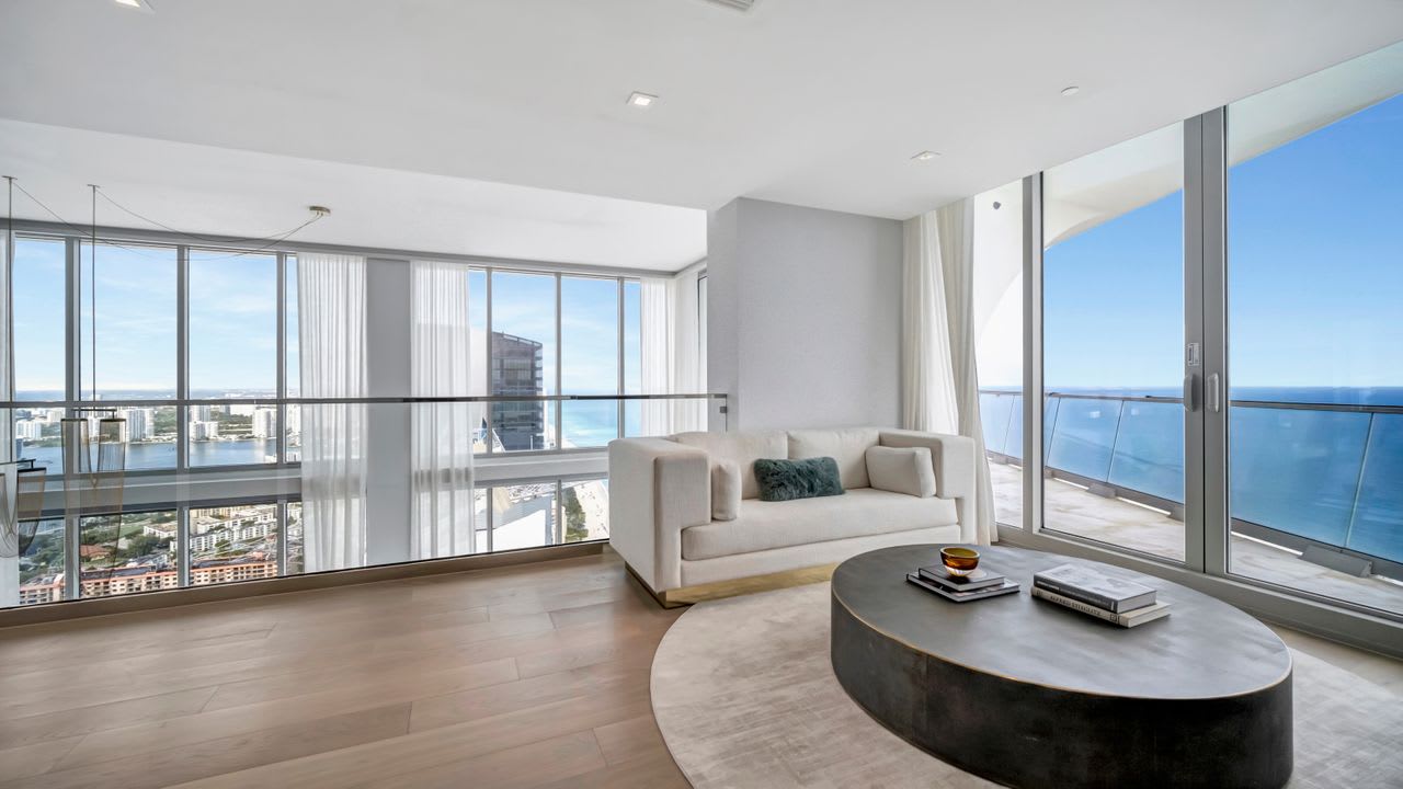 16901 Collins Ave, #5303