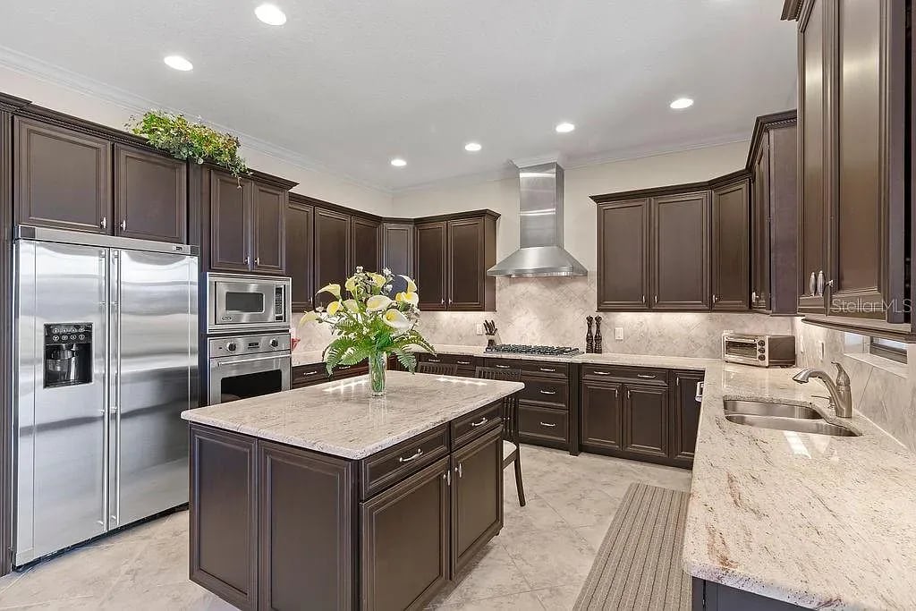 7409 POINTE VENEZIA DR