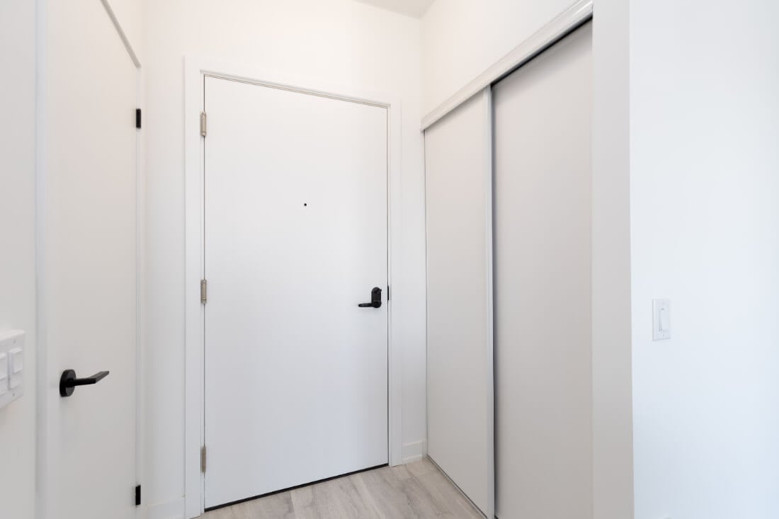 Unit 522 – 215 Lakeshore Rd W