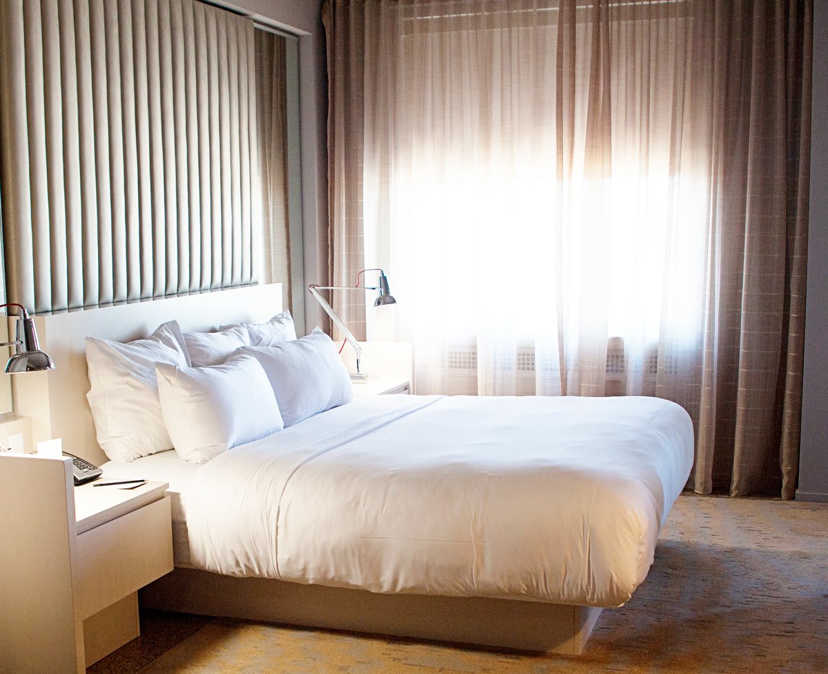 hotel chic NEST Magazine