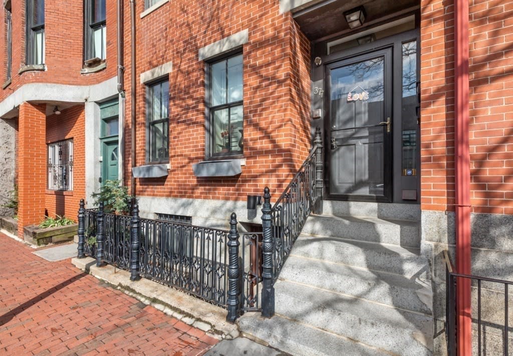 377 Shawmut Ave, #1