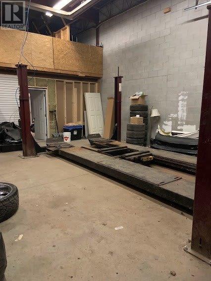 25 Saunders Rd, Unit 3