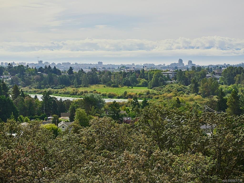 703-4009 Rainbow Hill Lane, Saanich