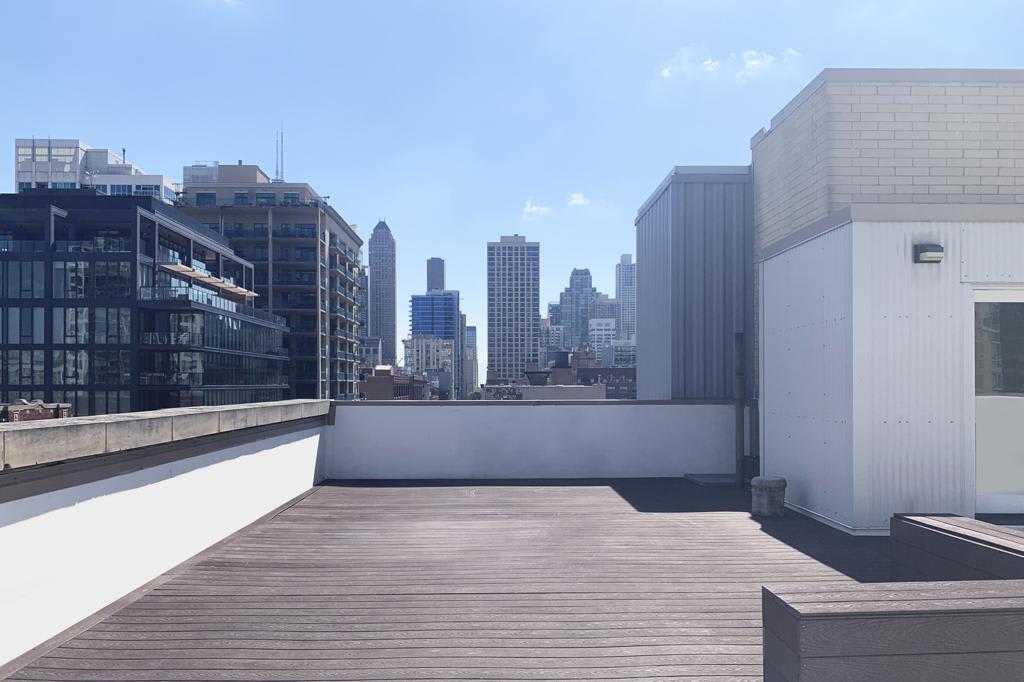 4 Bedroom with Rooftop Located in the Heart of River North