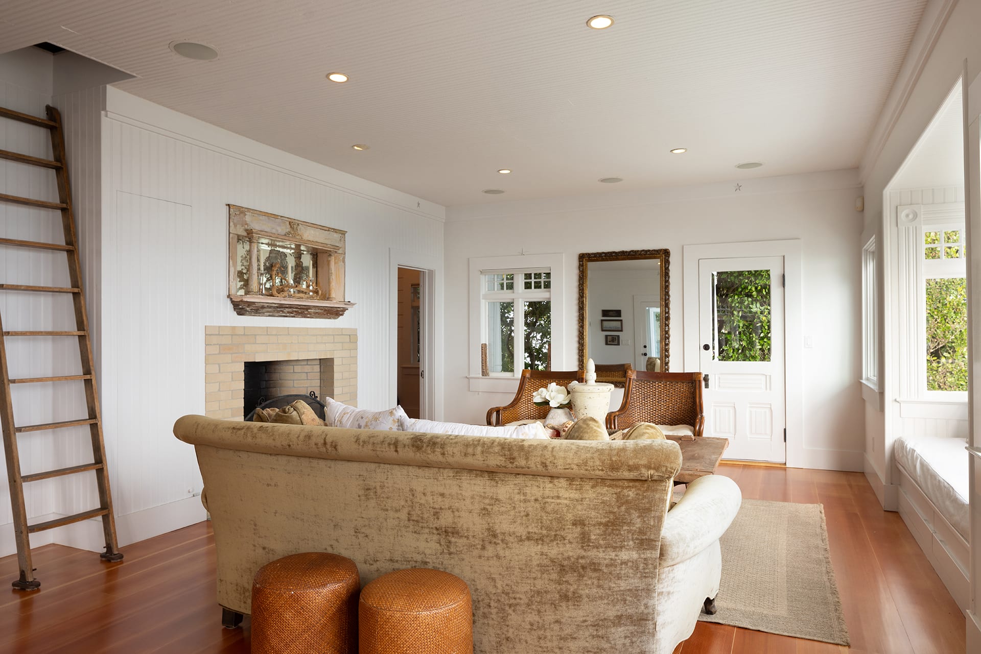 Luxurious Oceanfront Living - 106 Livermore Avenue