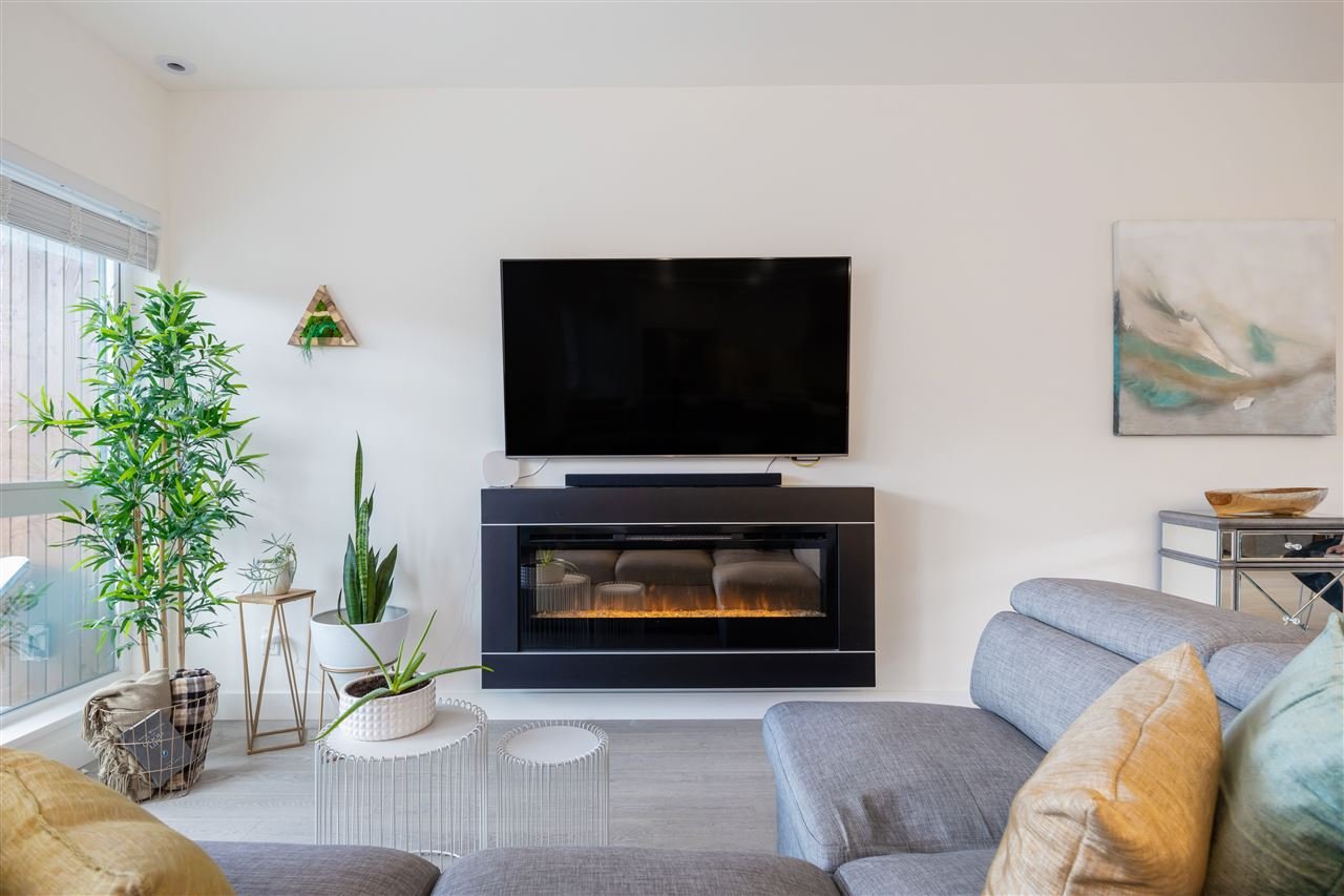 43-3596 Salal Dr