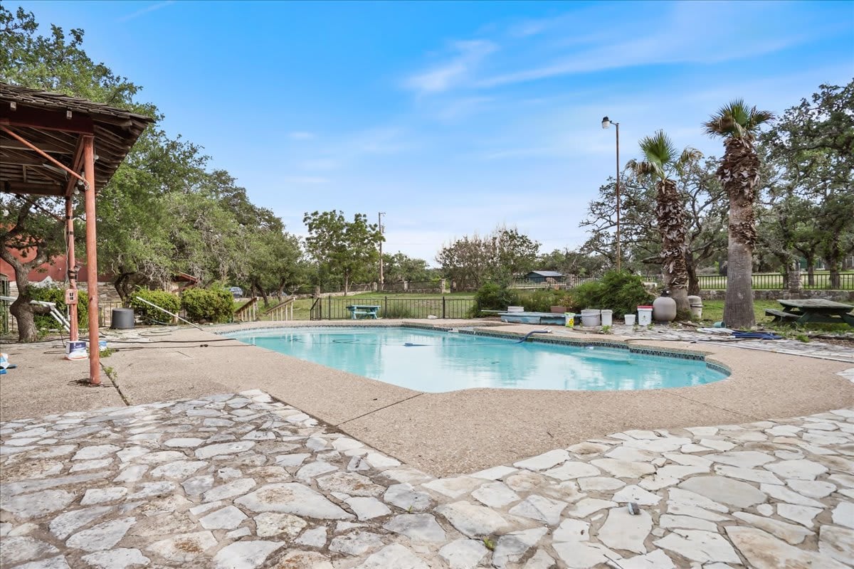 24900 Pedernales Canyon Trl