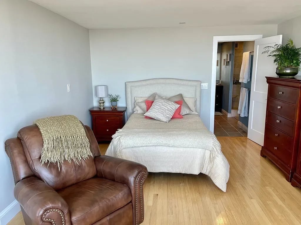 65 E India Row #37GH