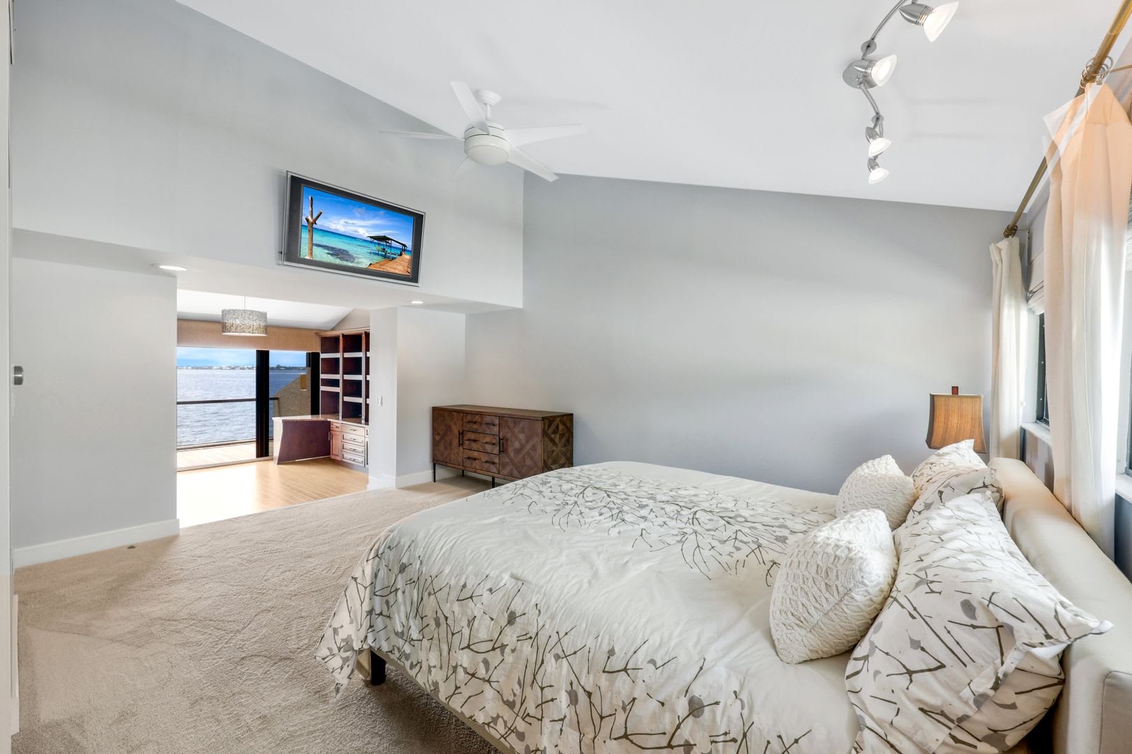 5018 Harbortown Lane