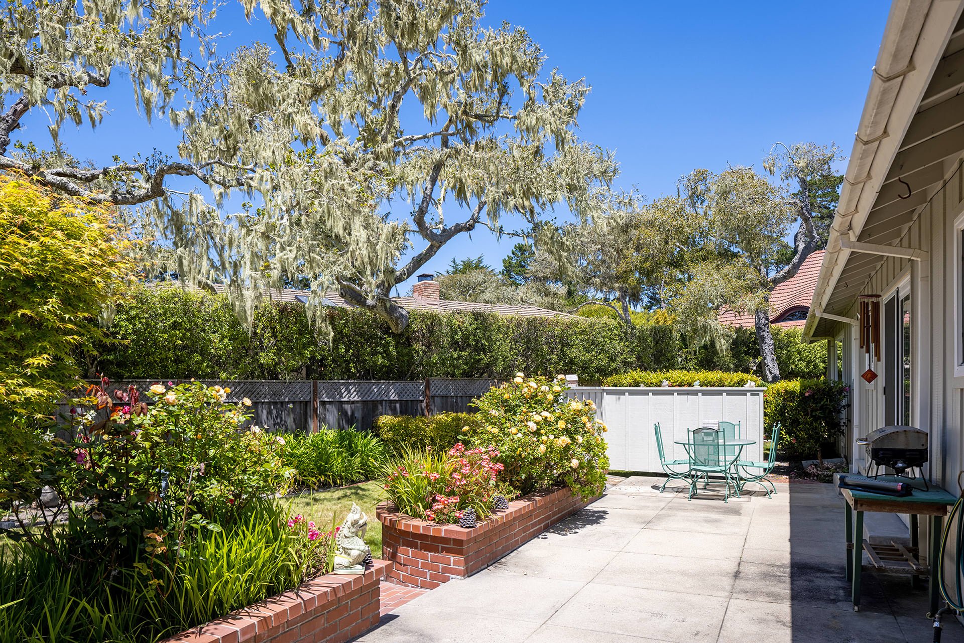 Pebble Beach Living - 1049 Rodeo Road