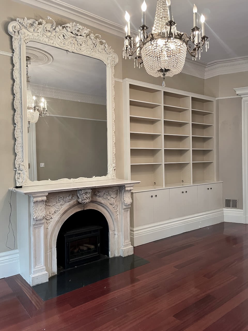 Beautiful Union Park 2.5 bed 2.5 Bath w/ Parking, Deck & Laundry! Available SEPTEMBER!
