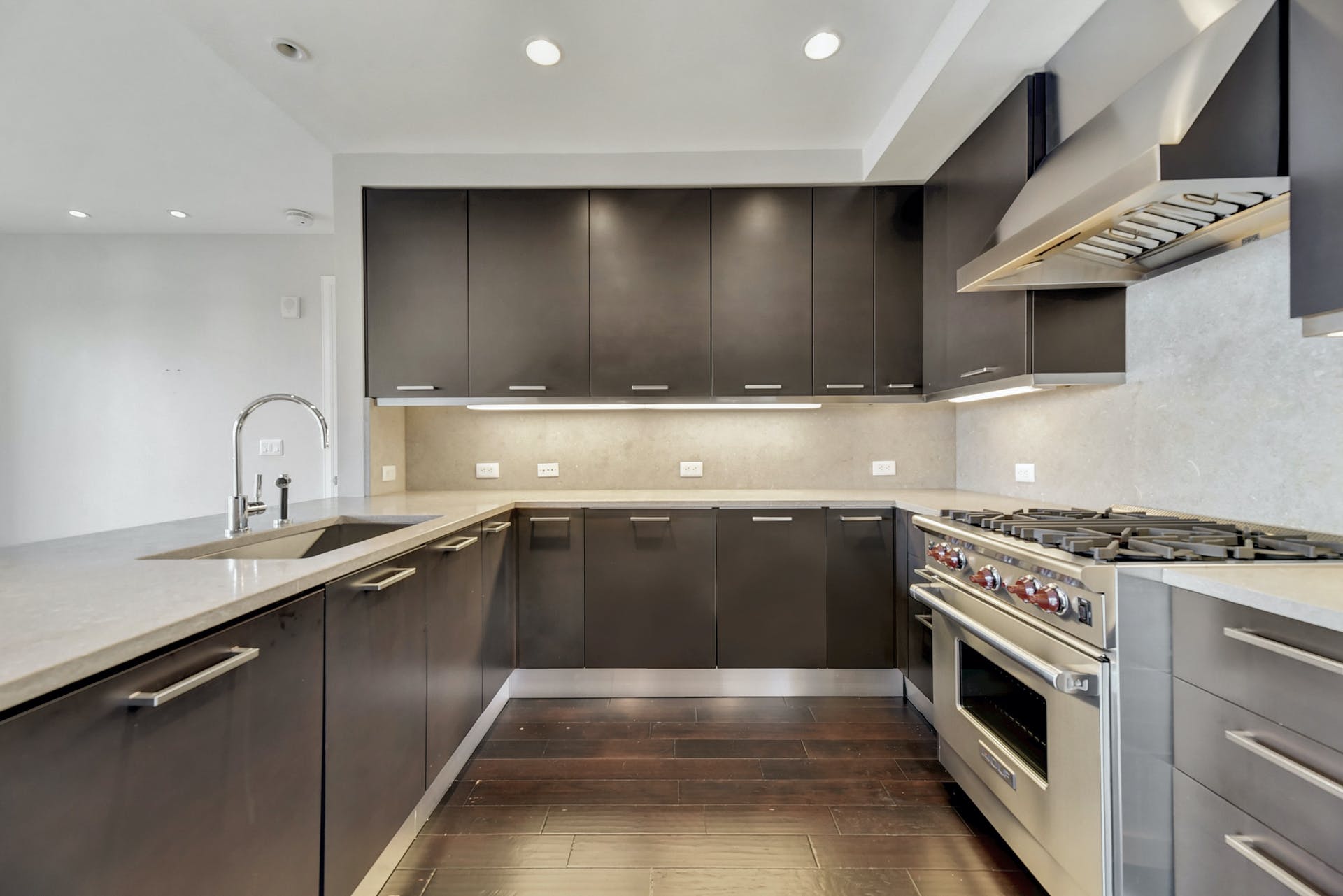 200 Congress Ave #13A