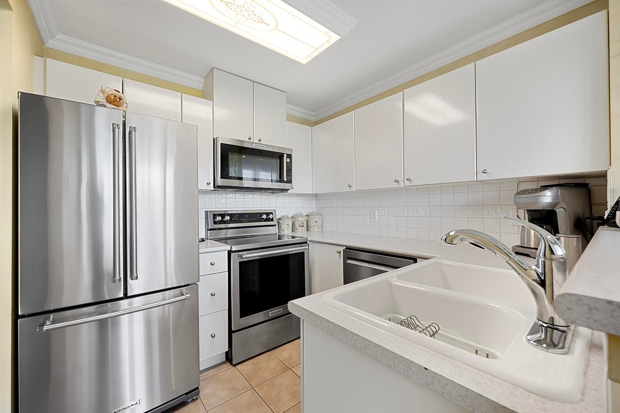907-6611 Southoaks Cres