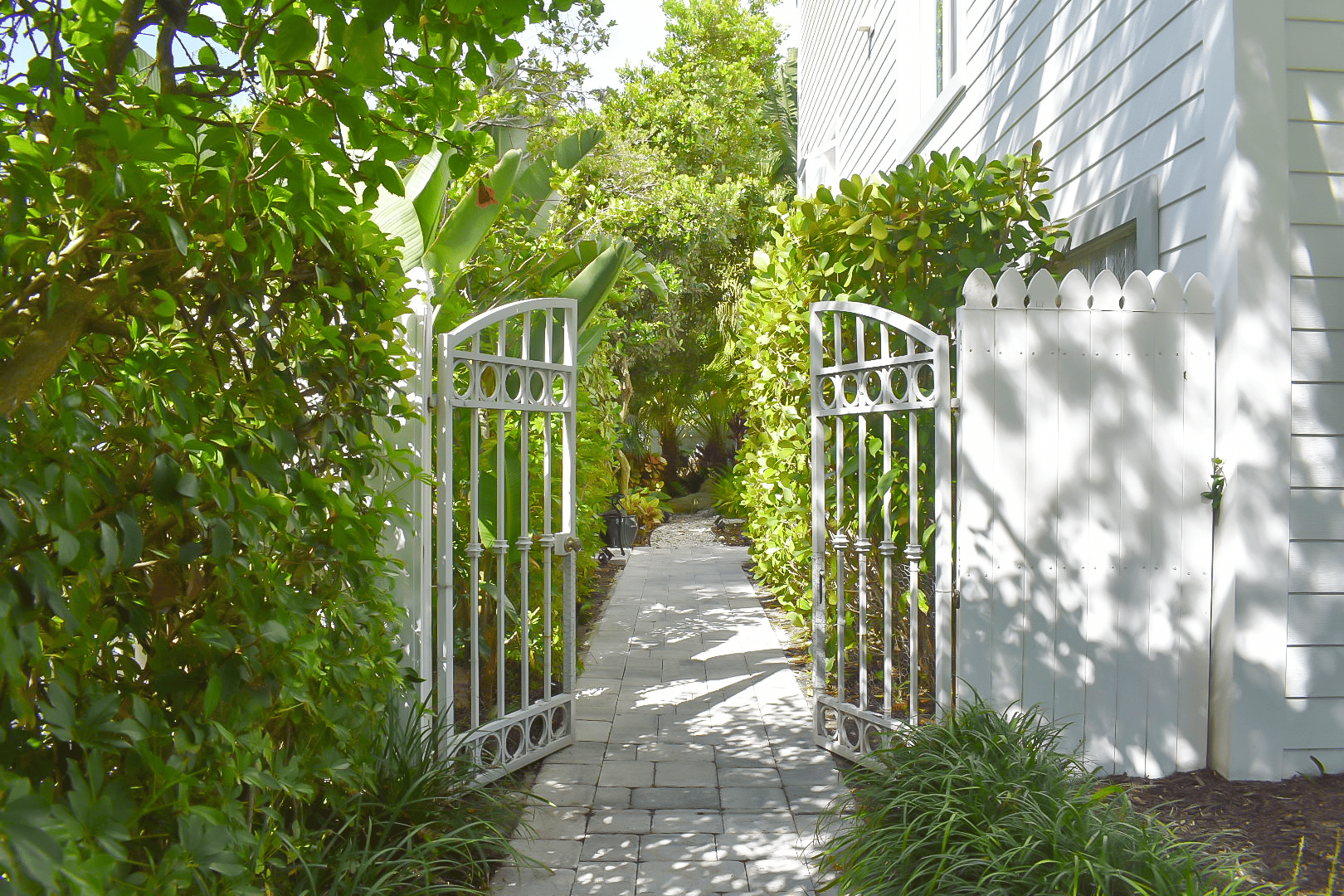 OLDE NAPLES