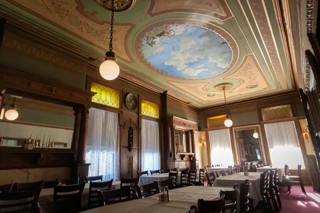 Where to eat before every Broadway show at the Fox this season