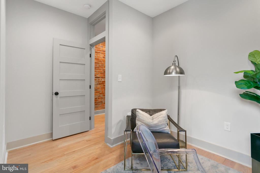 39 Adams St NW