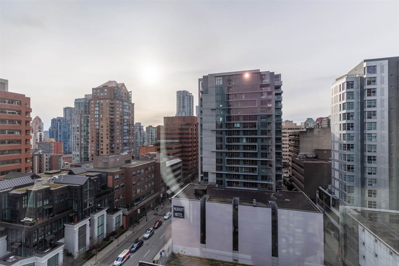 1102-1050 Burrard St