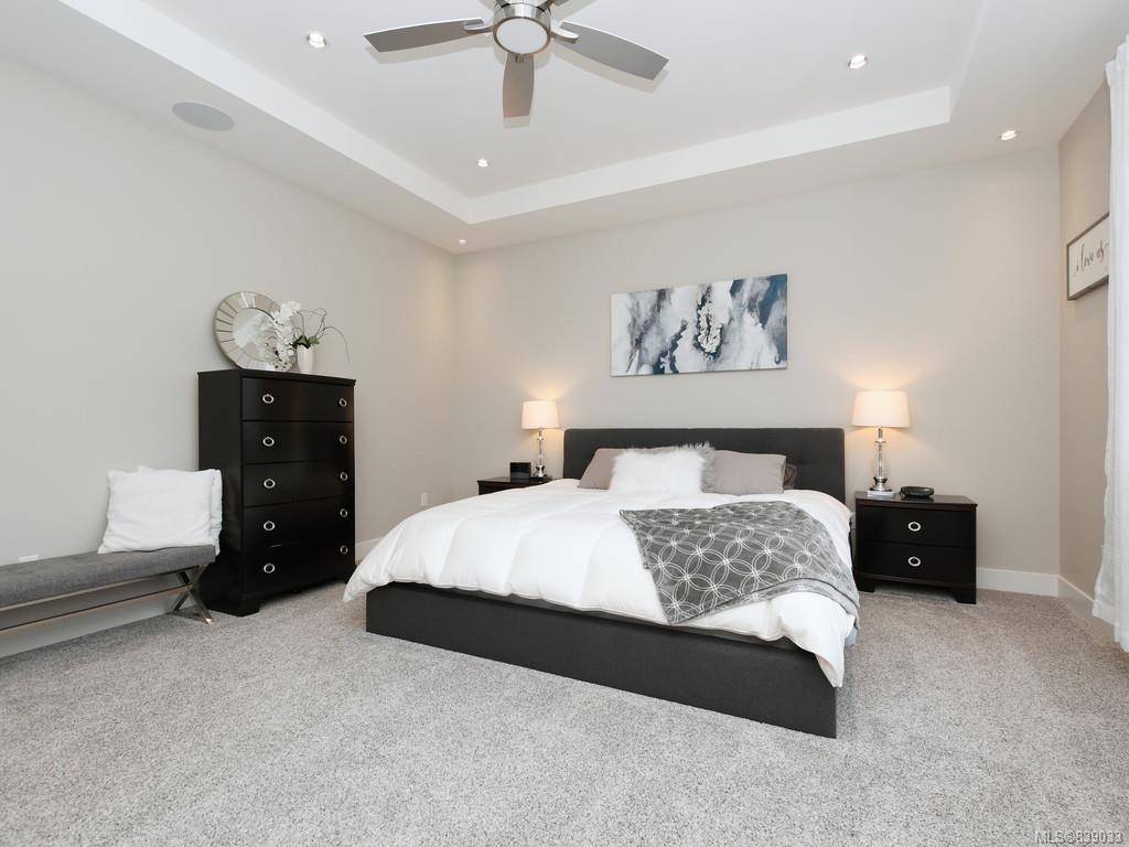 1401 Grand Forest Close