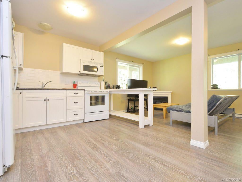 2552 Kinnoull Cres