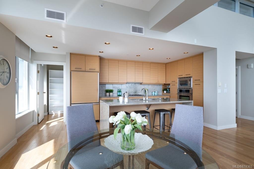 709-9809 Seaport Pl