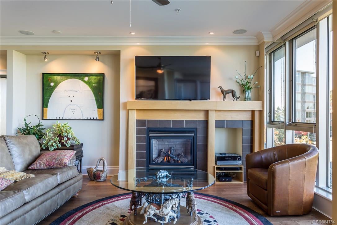 303-5332 Sayward Hill Cres