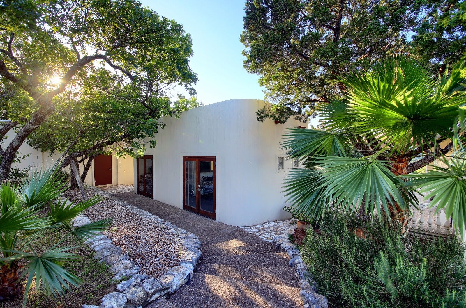 Mirador Estate